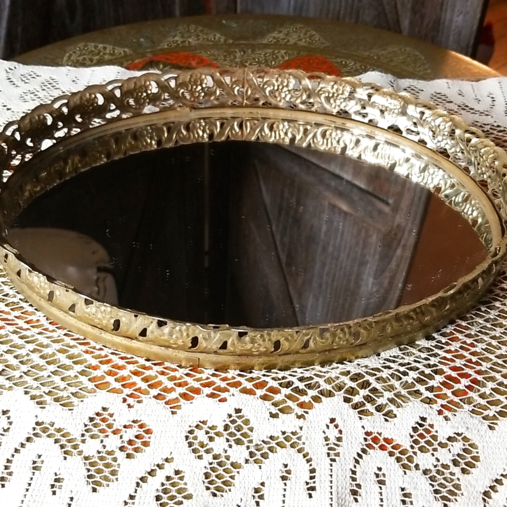 Vintage Oval Mirror Vanity Tray-Silver Floral Trim - Picture 2 of 6